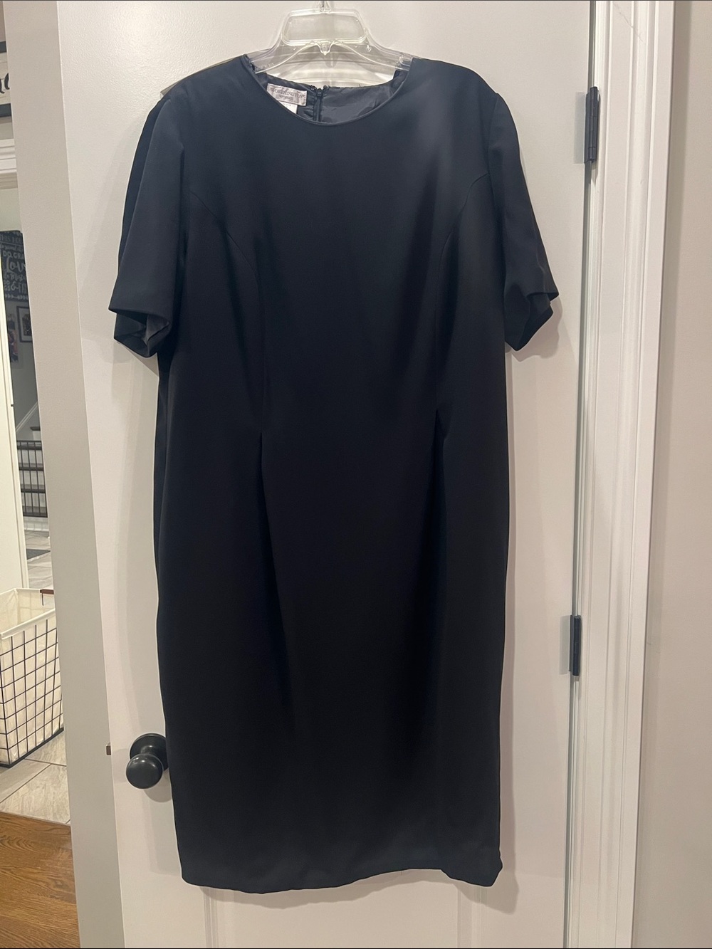 Worthington Black Short-Sleeve Midi Sheath Dress